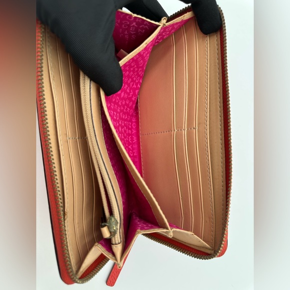 Kate Spade Neda Wellesley  Red Leather Wallet With Vibrant Pink Interior - Picture 7 of 11